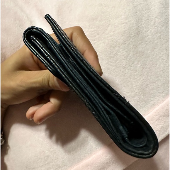 CHANEL - Vintage Noir/Black Caviar Leather Wallet - Picture 6 of 16